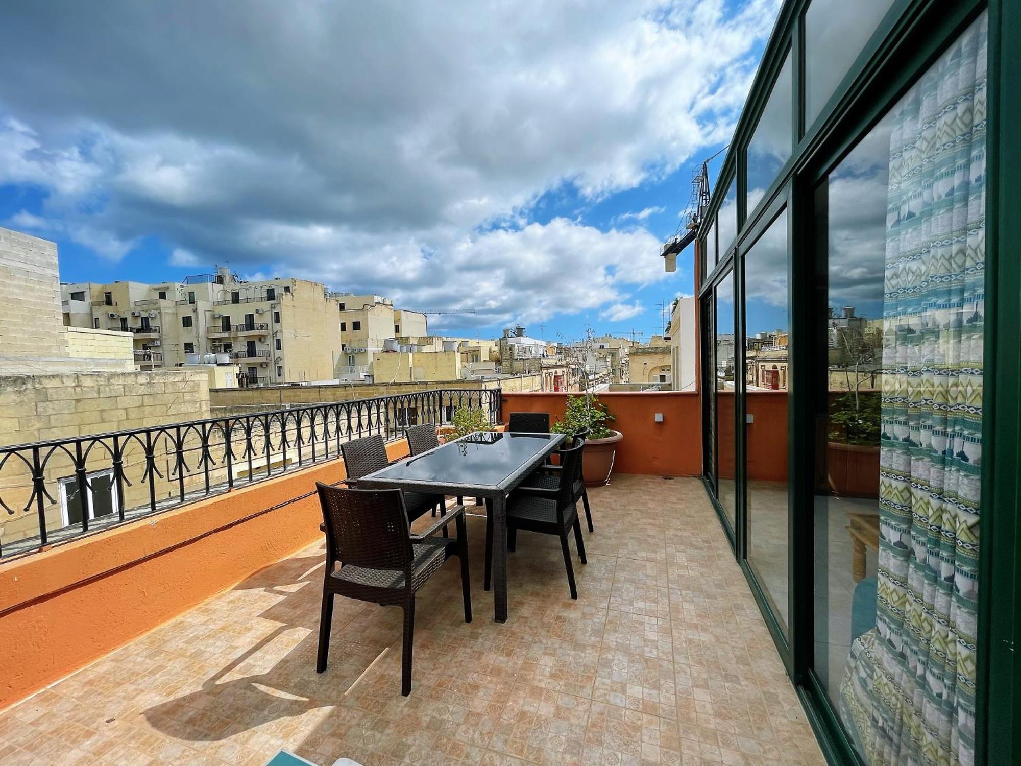 Fantastic 3 Bedroom Duplex Penthouse With Terrace Sliema Exterior foto